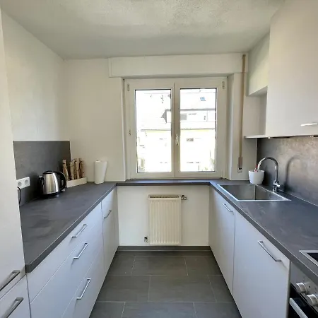 Geraeumige Mit 3 Schlafzimmern Und Guter Anbindung