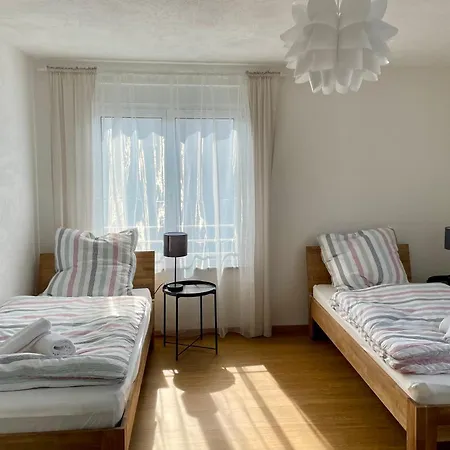 Geraeumige Mit 3 Schlafzimmern Und Guter Anbindung * Friedrichshafen